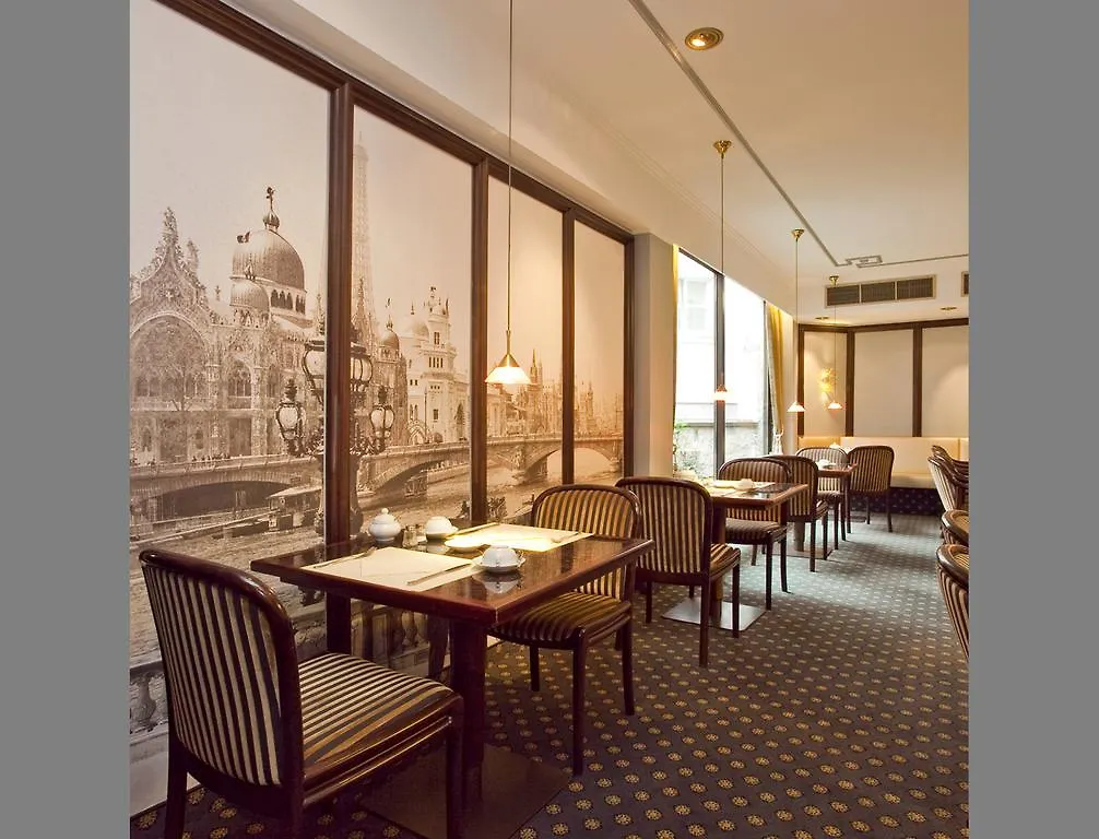 ***  Gildors Hotel Atmosphere Dusseldorf Germany